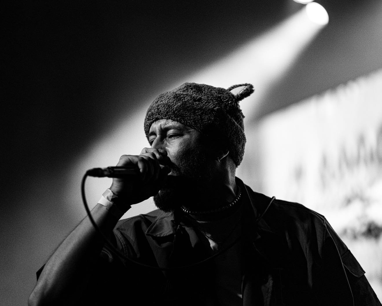 Jandro live with NM flag